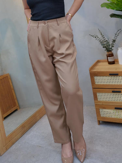 Carly Trouser